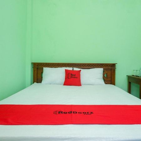 ホテル Reddoorz Syariah Near Monumen Jogja Kembali Kejayan エクステリア 写真