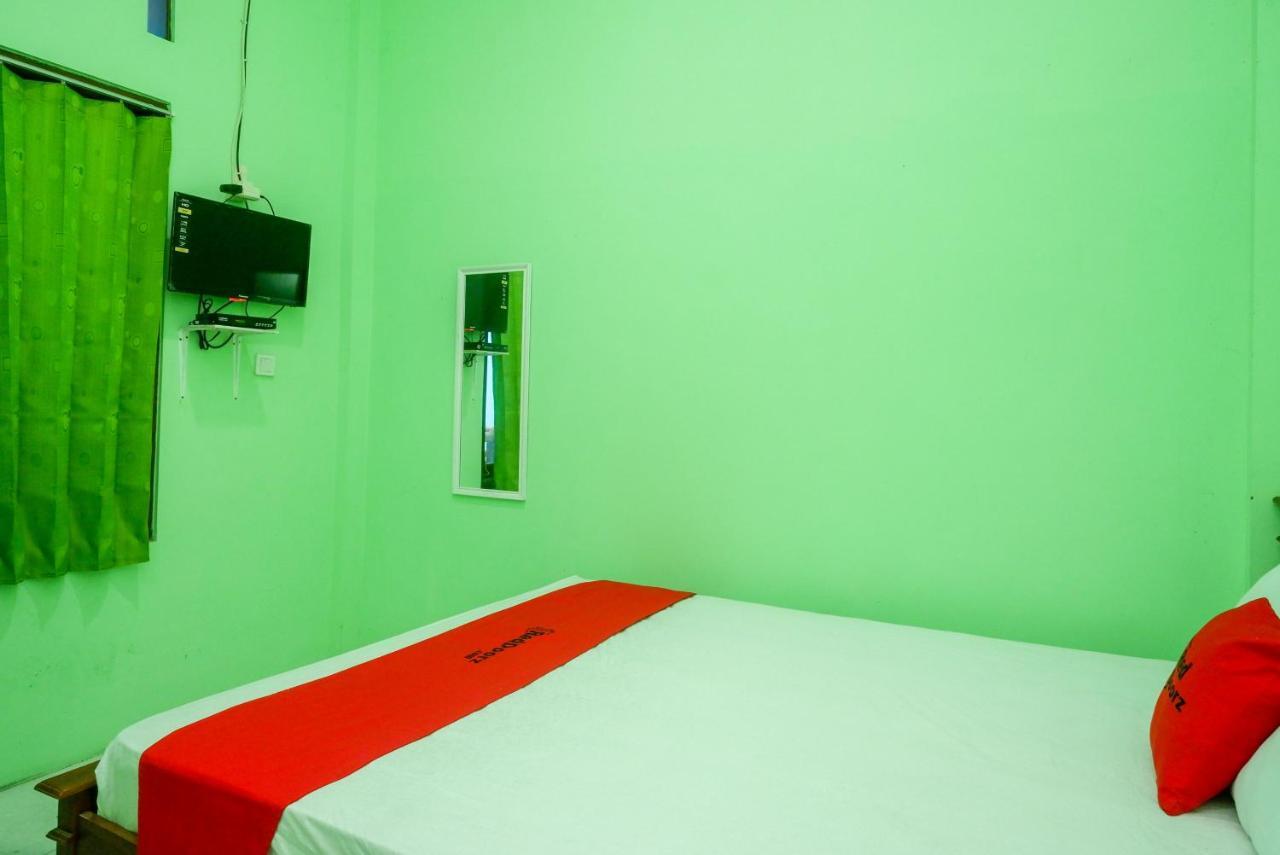 ホテル Reddoorz Syariah Near Monumen Jogja Kembali Kejayan エクステリア 写真