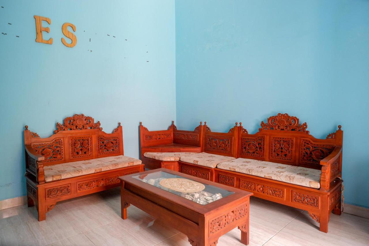 ホテル Reddoorz Syariah Near Monumen Jogja Kembali Kejayan エクステリア 写真
