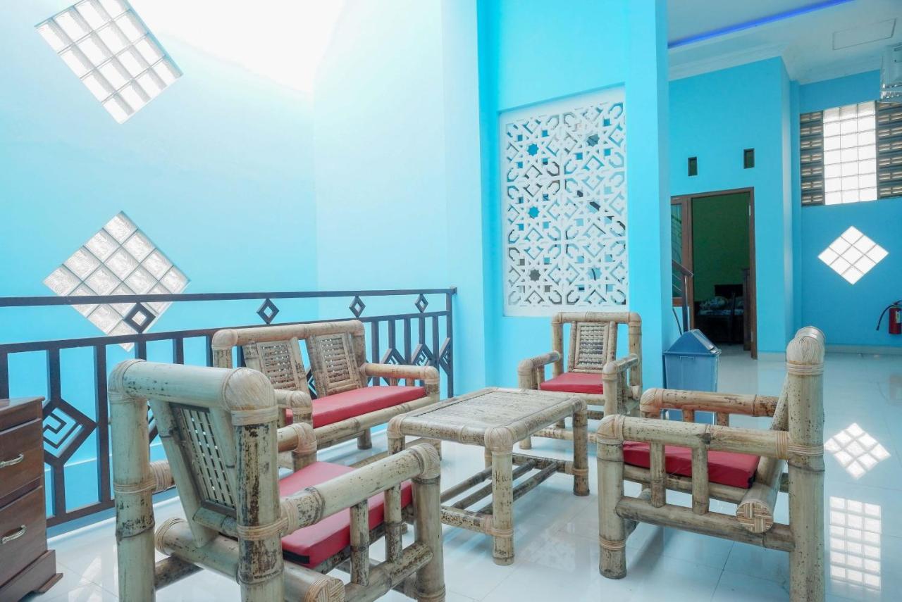 ホテル Reddoorz Syariah Near Monumen Jogja Kembali Kejayan エクステリア 写真